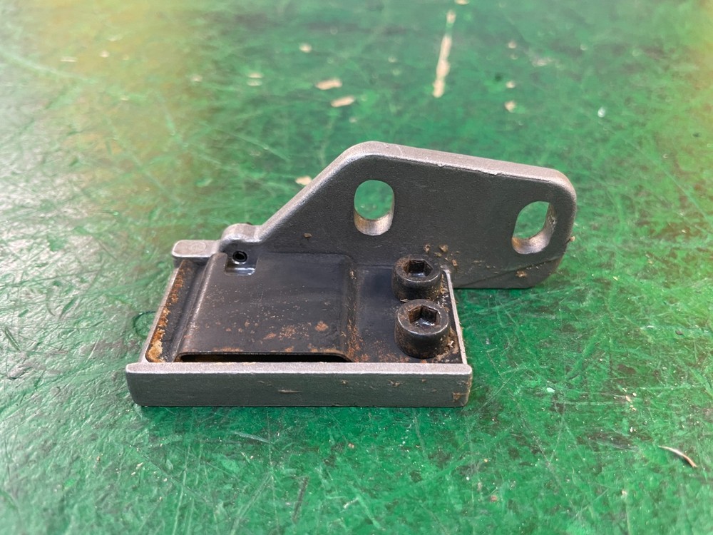 Duracraft D35510 Table Saw - Internal Blade Guard Bracket