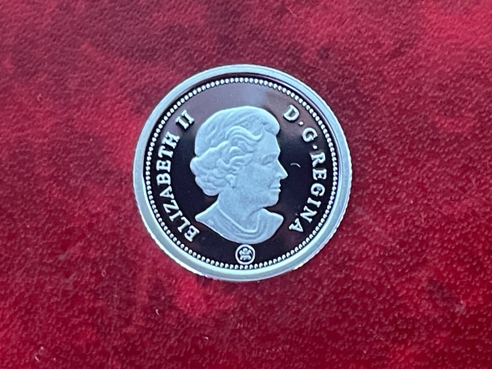 CANADA 2010 PROOF SILVER 10 CENTS-YELLOW TONED-UNCIRCULATED