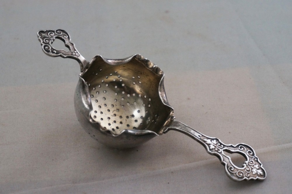 Wilhelm T. Binder WTB 800 Silver TEA STRAINER - Germany
