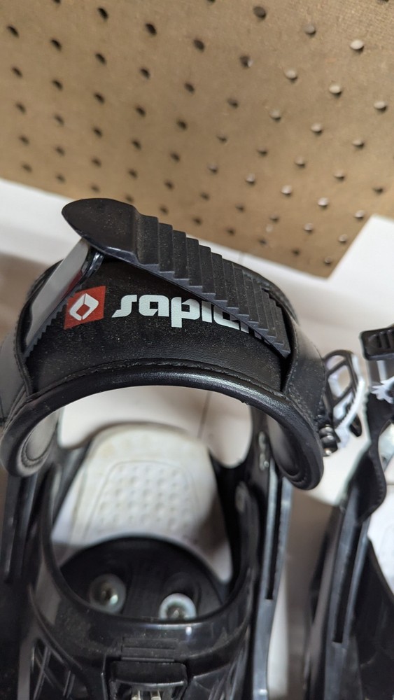 *UNKNOWN SIZE* Sapient Snowboard Bindings With Rotary Plates Black And White