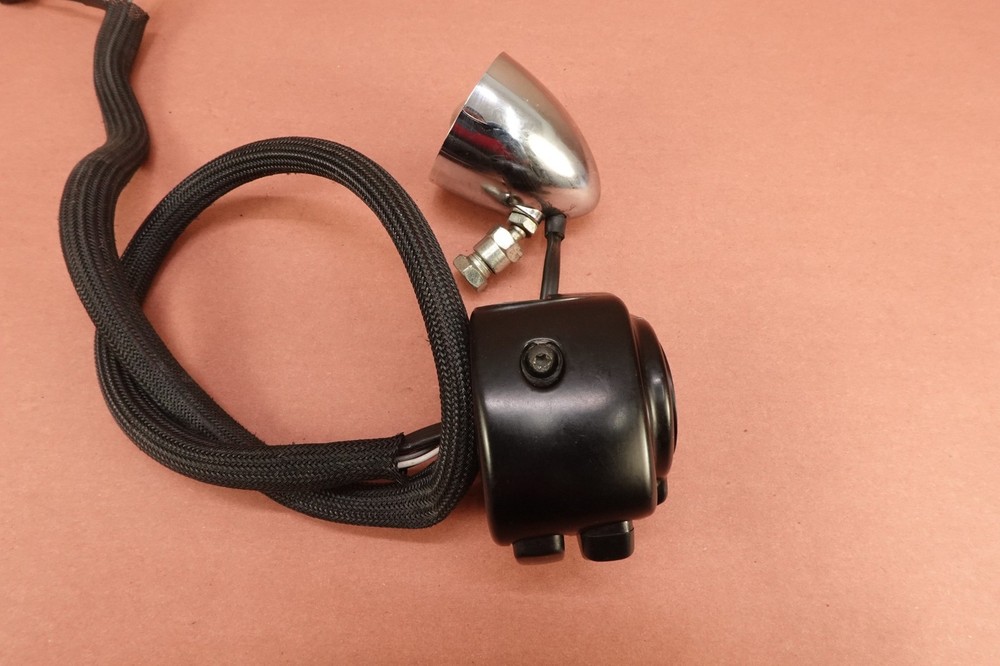 2005-2006 Harley Davidson FXDWGI Dyna Wide Glide Right Control Switch & Blinker