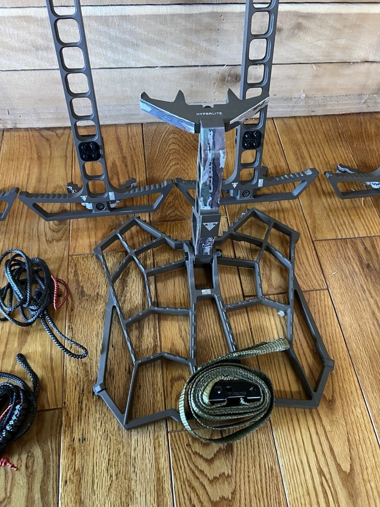 Trophyline Hyperlite - Sticks (4 Pack) And Stand - Has Accessories