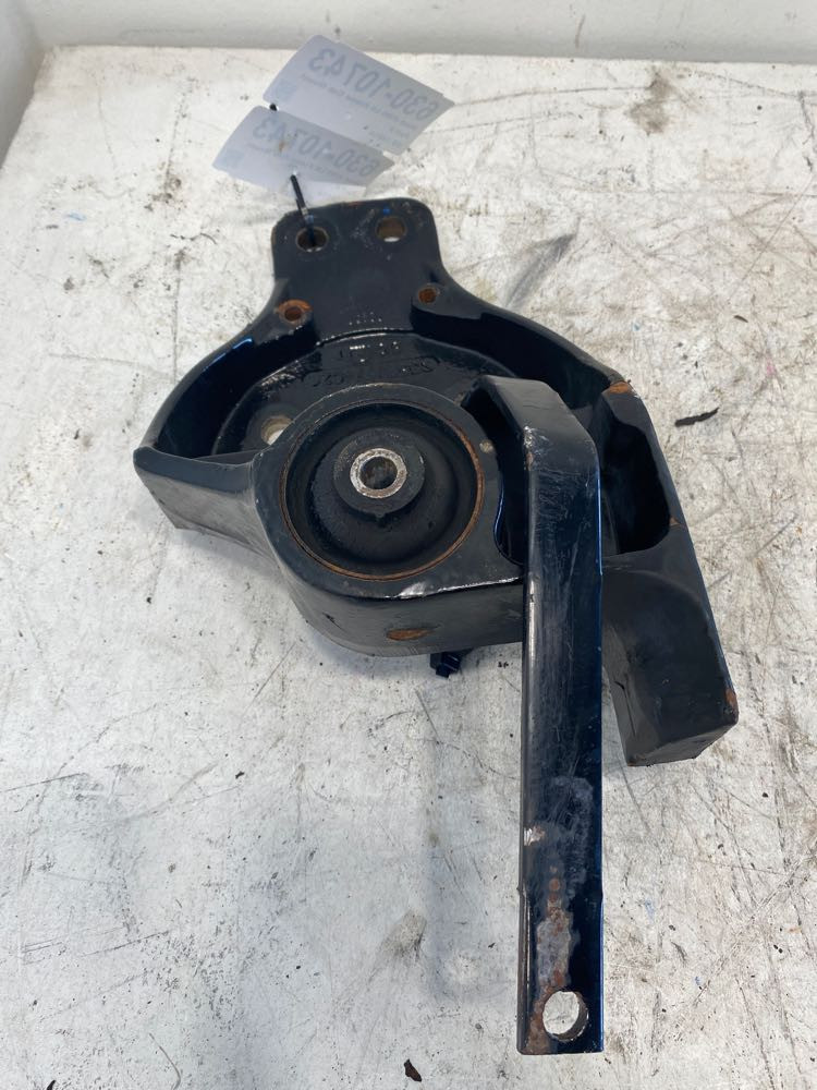 2017 International 4300 Cab Mount (630-10743)