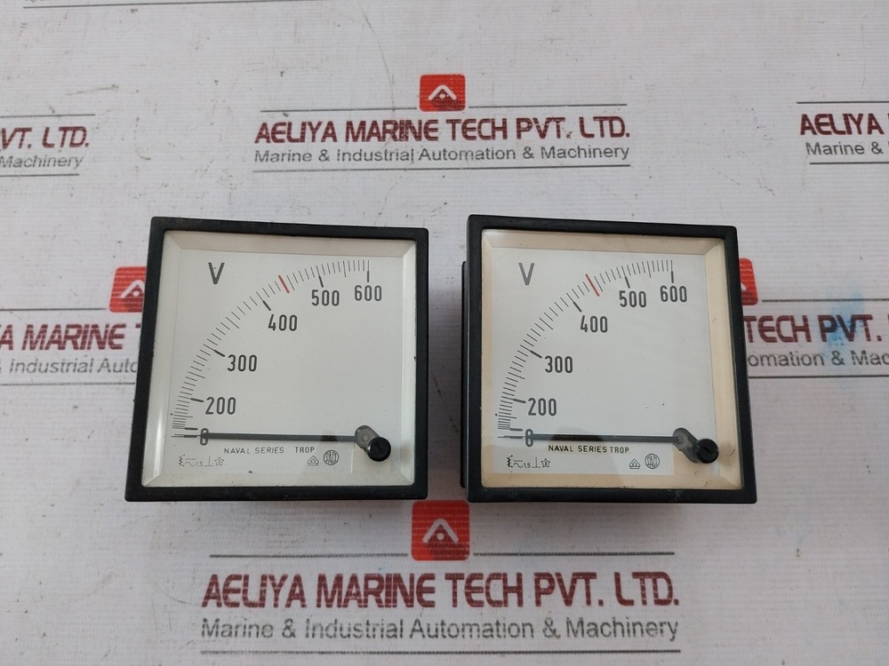 SACI 0-600V Analog Voltmeter