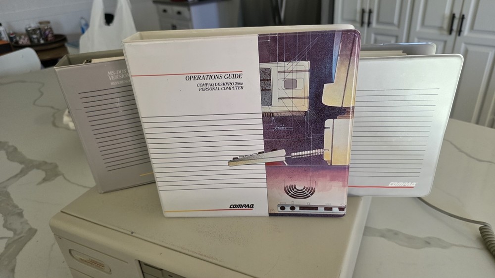 Vintage Compaq 286 E Desk Pro Computer W/ Manuals