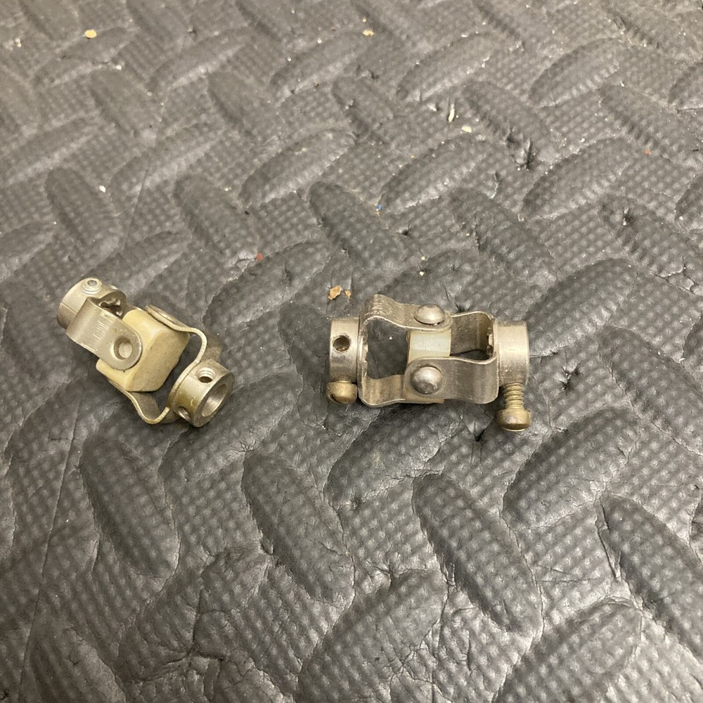 1/4” Insulated Universal Joint Coupler for Variable Capacitor 1pc