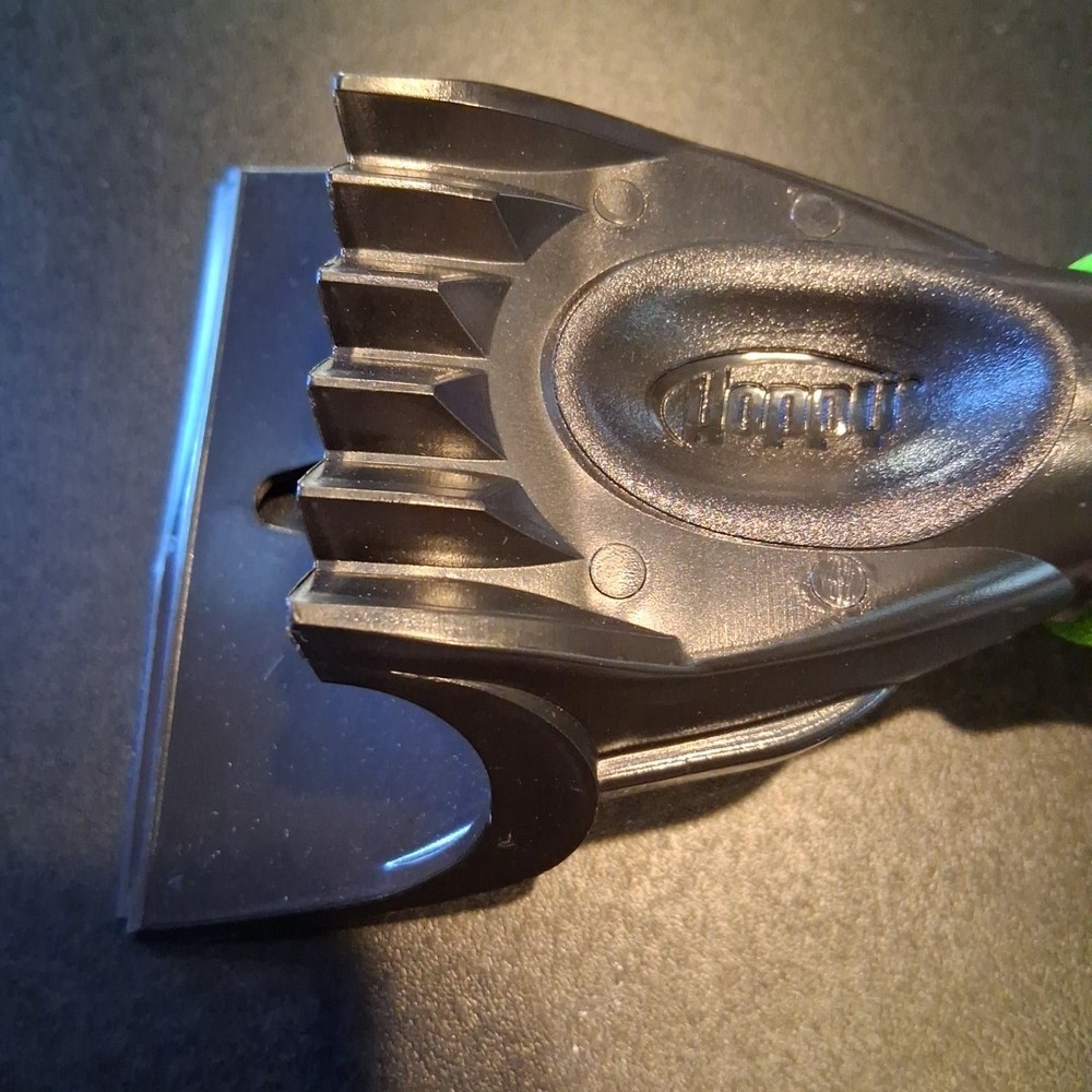 Hoppy Snow SubZero 13014 10" Car Windshield Ice Scraper Chisel Grip Green Black