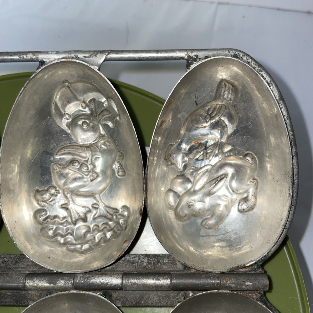 TC Weygandt Co 4-Compartment Chocolate Easter Egg Mold