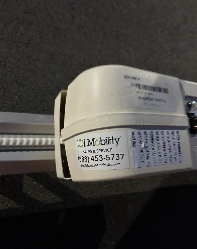 Harmar Pinnacle SL 600 Stairlift ***