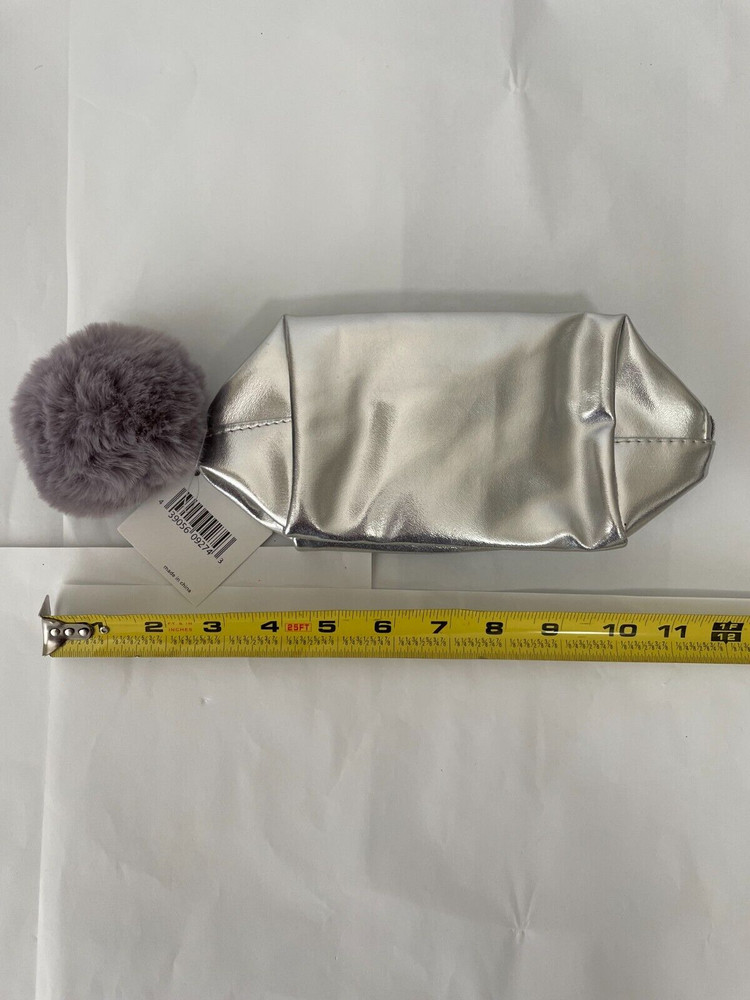 Norstrom Beauty Cosmetic Silver Bag - e179