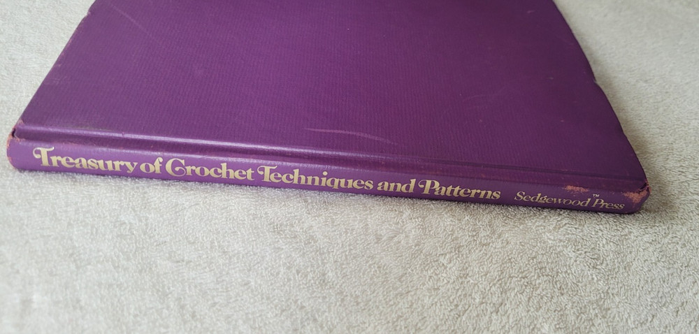 Preowned Treasury of Crochet Techniques & Patterns Crochet Hardback Book