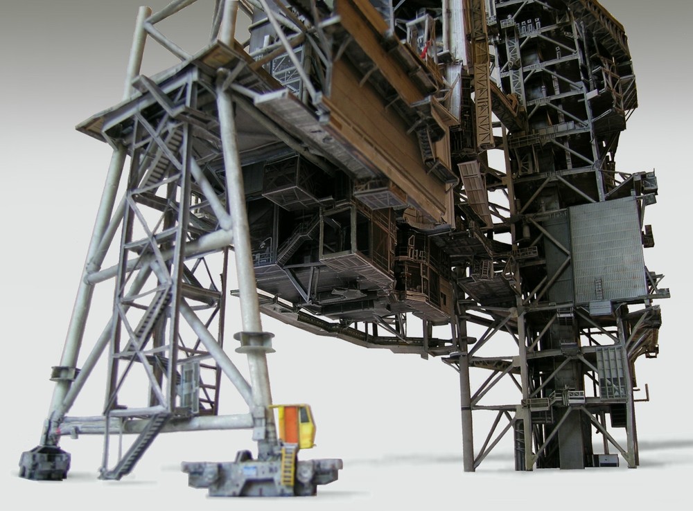 Space Shuttle Launch Pad Complex 39A 1:72 Craft Model Monogram w/Boosters READ