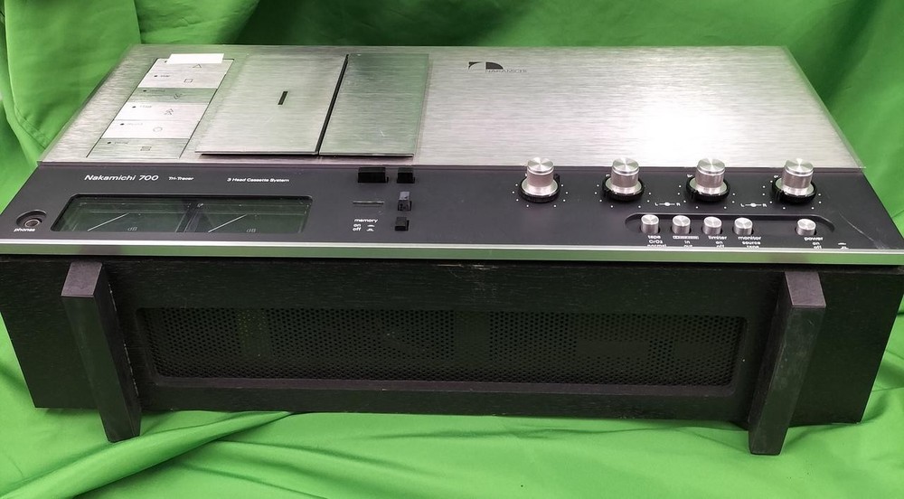 NAKAMICHI 700 cassette deck