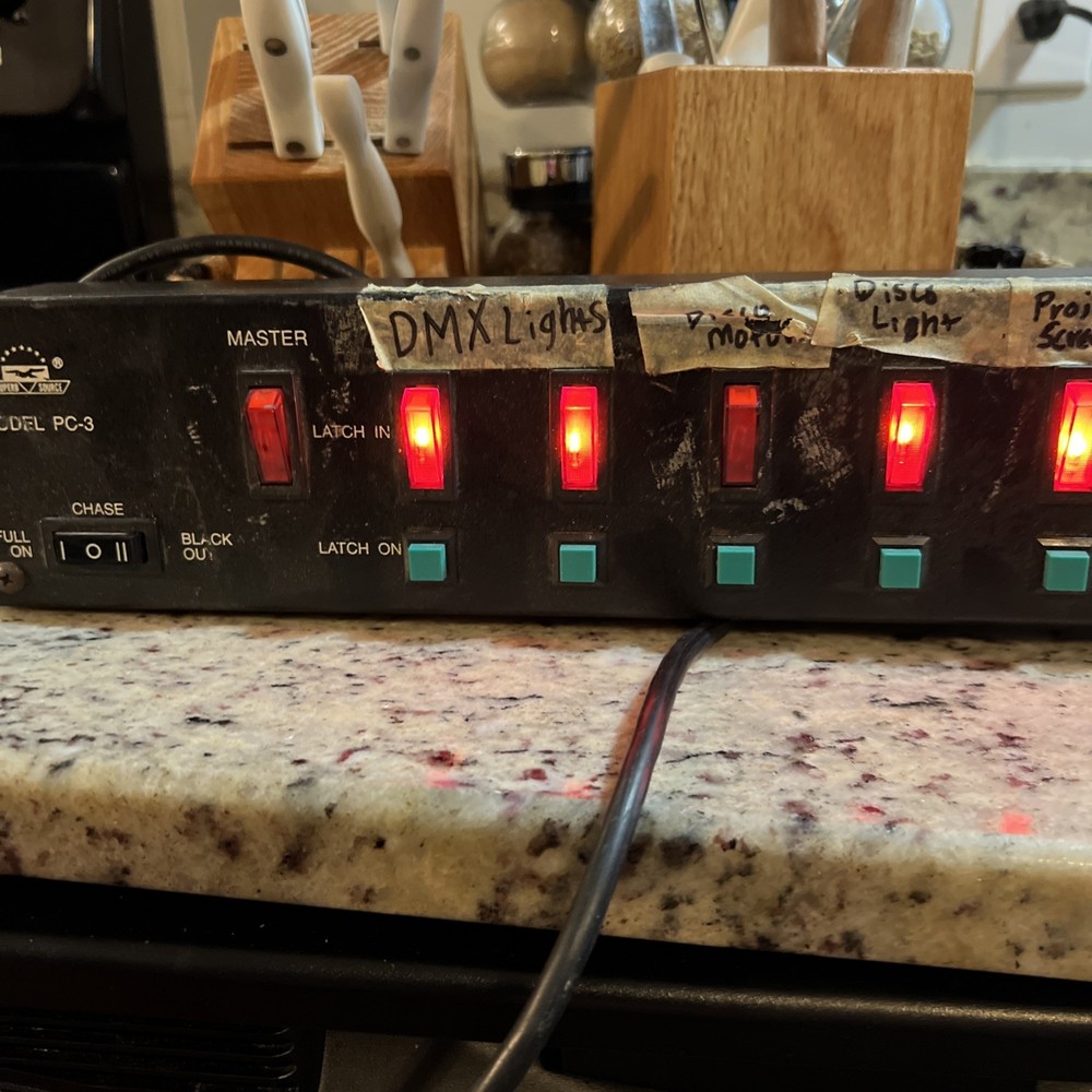 Superb Source Model pc 3 powers on 2 lights don’t turn on