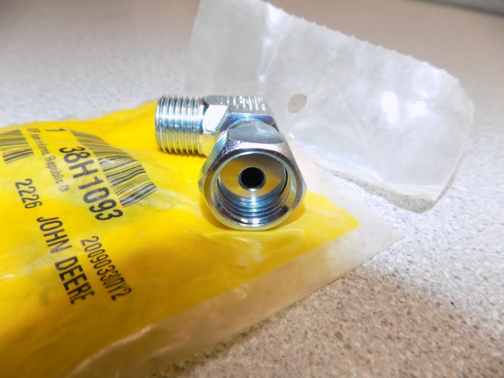 Genuine John Deere 38H1093 Elbow Fitting