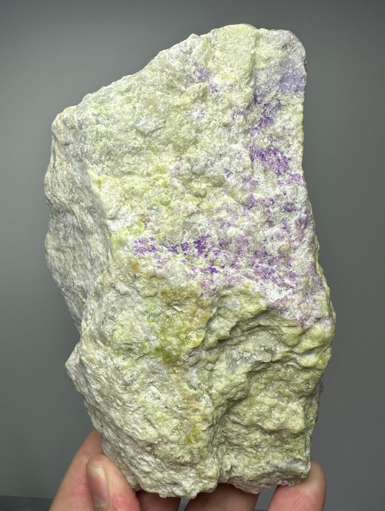 942 Gr. Fluorescent Phosphorescent Tenebrescent Hackmanite, Unknown On Matrix