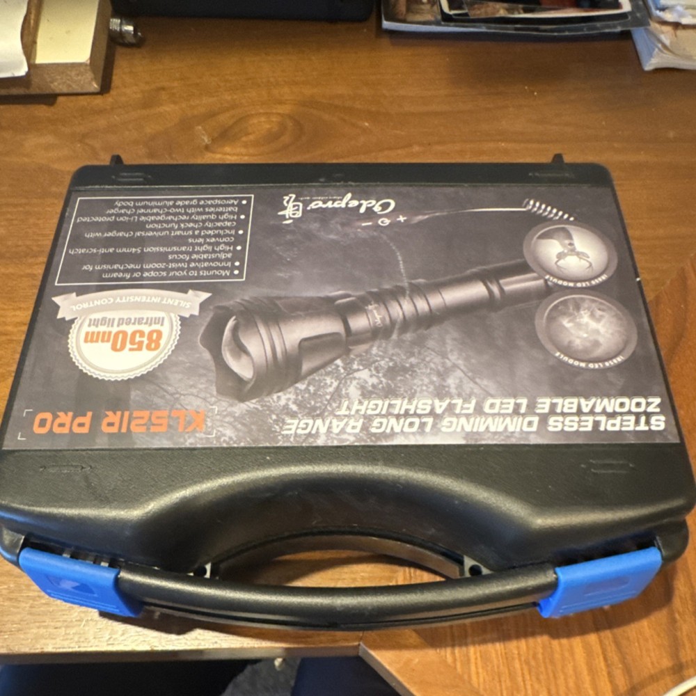 Odepro KL52IR PRO Zoomable Long Range LED Flashlight Kit w/ Mount