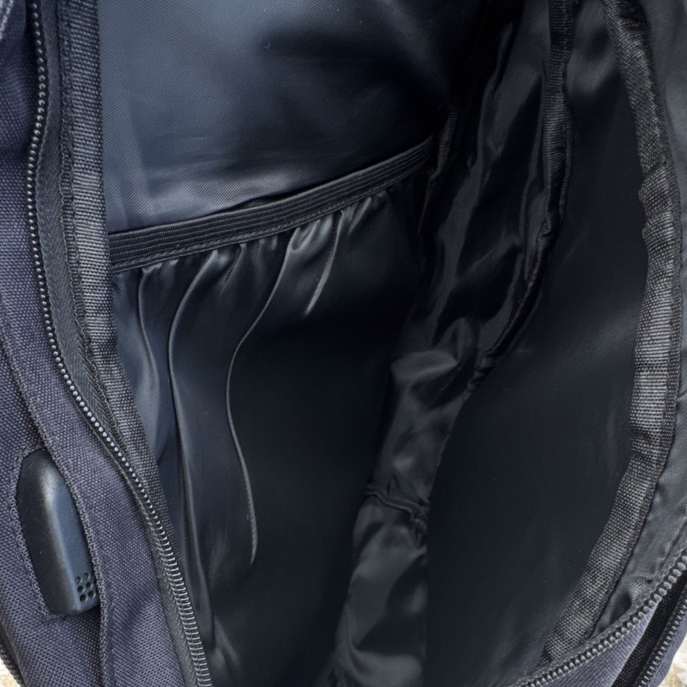 TURNWAY Black Hiking Backpack USB Port Adjustable Strap Multiple Compartments