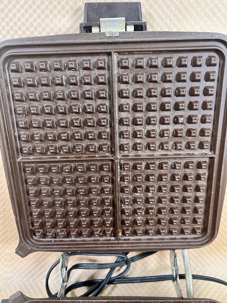 VINTAGE Toastmaster (259A) Chrome Waffle Maker / Griddle Combo [TESTED/WORKS]