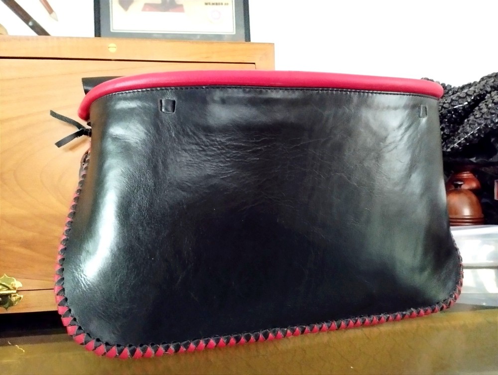 Busker Pouch
