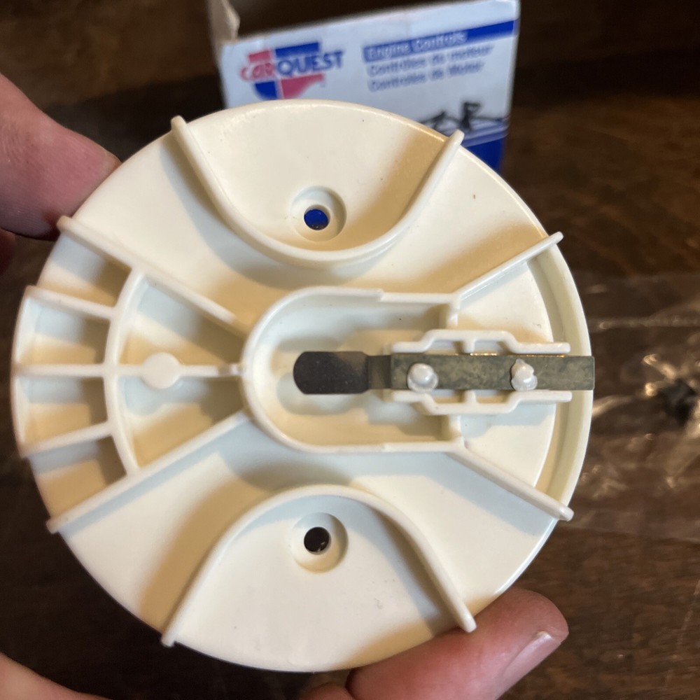 NOS Carquest/BWD Select D236P Distributor Rotor