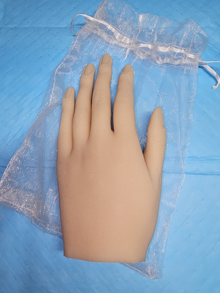 Beige Plastic Practice Hand for Nail Art Training with 5 Tips