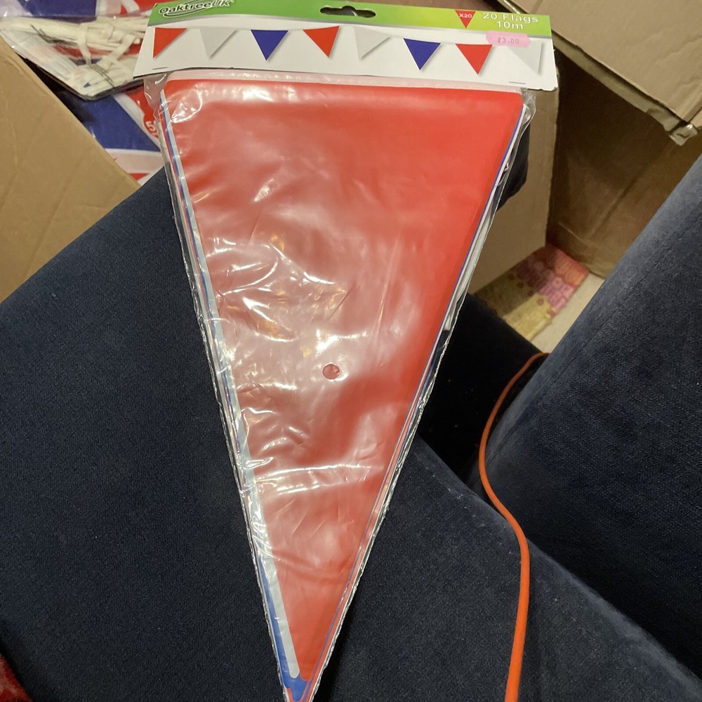 Oaktree red, white and blue bunting