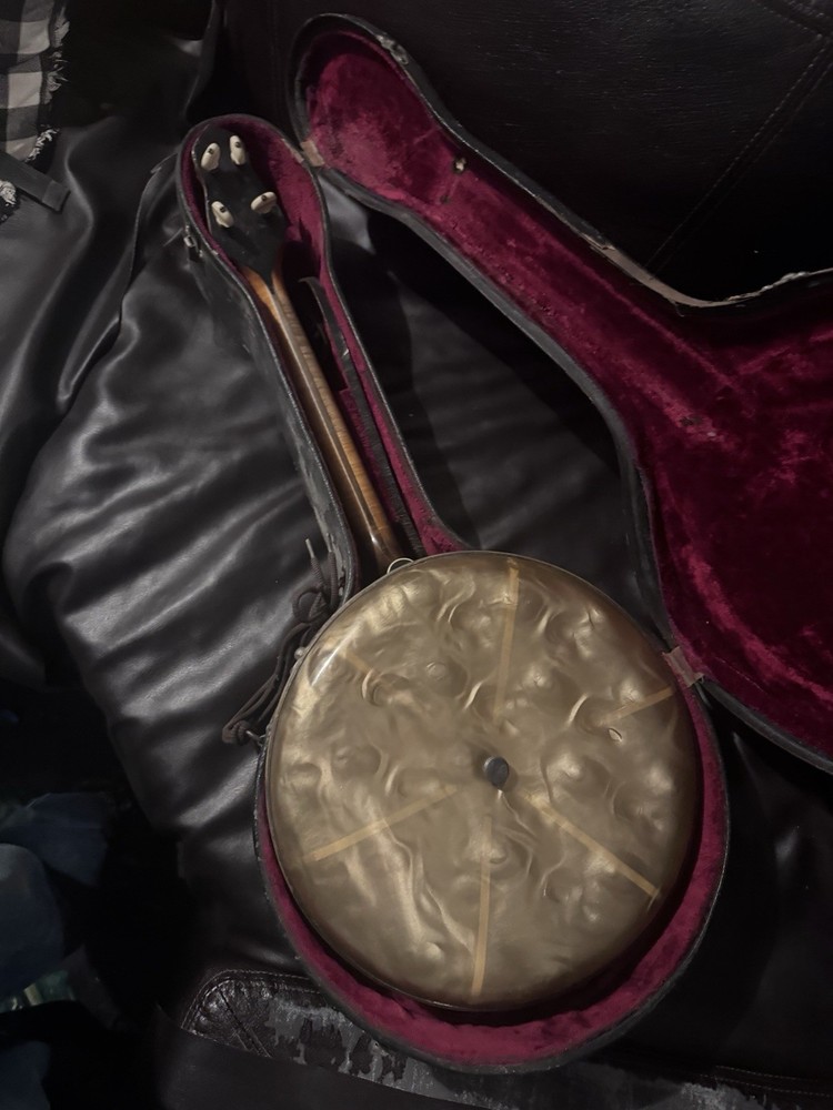 Vintage Gibson 4 String banjo