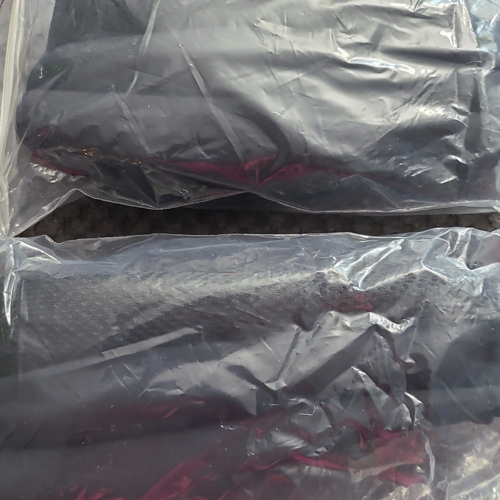 Black Sleep mask, 2 neck pillows and ear plugs set