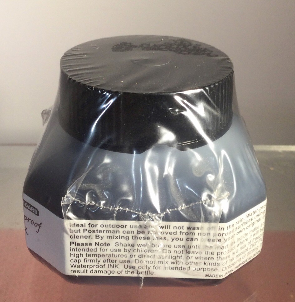 KURETAKE ZIG POSTERMAN WATERPROOF BLACK INK 60ml
