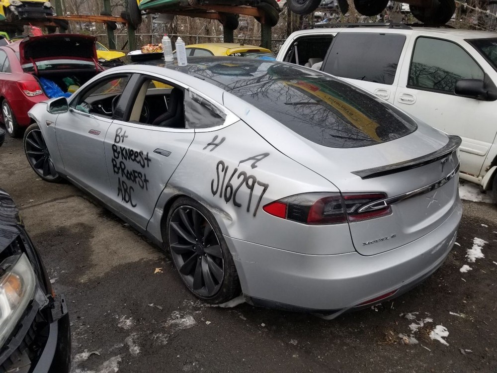 TESLA S 2012 Quarter Glass 5039989