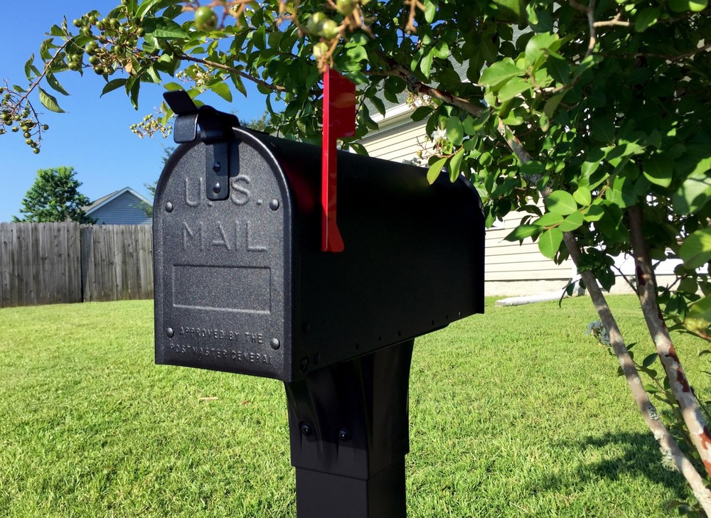 Rust-Proof Aluminum Post Mounted Mailbox for Curbside Residential Delivery