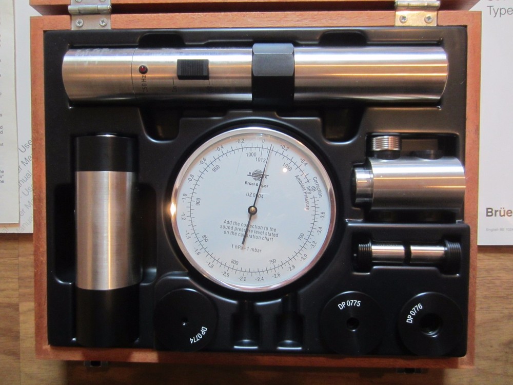 B & K Sound Intensity Calibrator — Type 3541