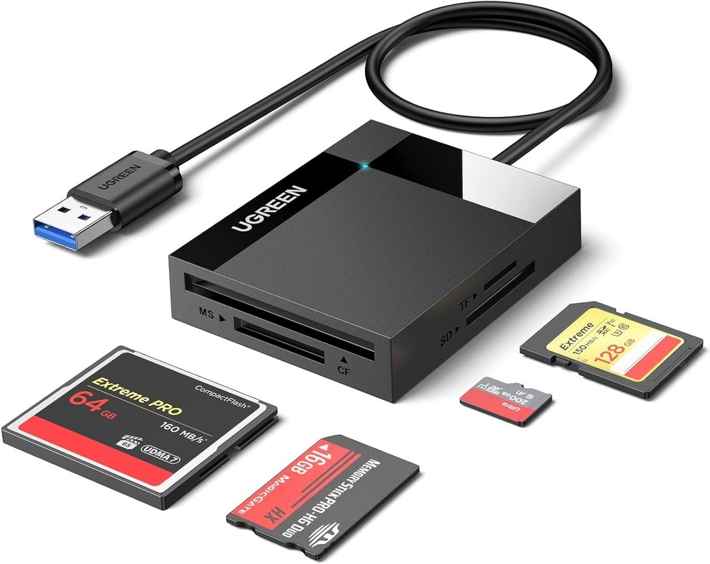 Compact USB 3.0 Card Reader for Simultaneous SD/TF/CF Data Transfers - Black