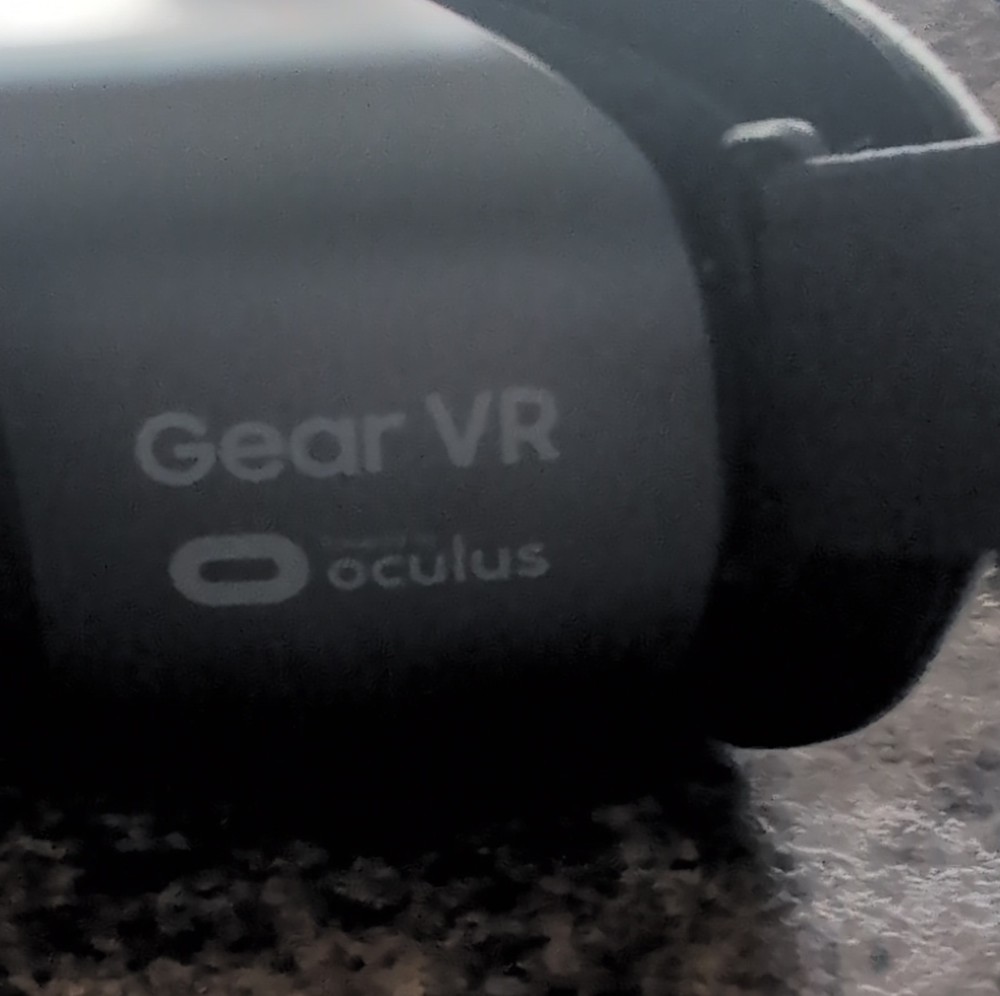 Samsung Gear VR Smartphone VR Headset with Controller Black