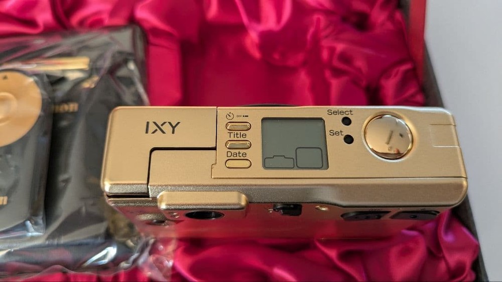 Canon Camera Ixy Limited Version 60Th Anniversary