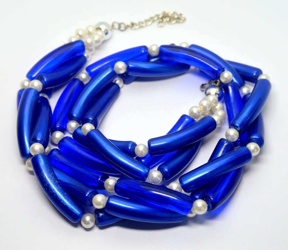 VINTAGE RETRO BLUE & WHITE BEADS NECKLACE