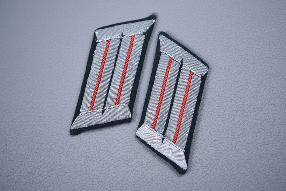 WWII GERMAN ARMY ARTILLERY OFFICER COLLAR TABS - MATCHED SET