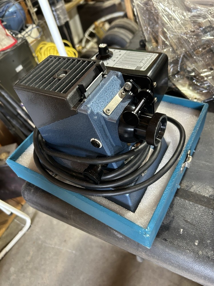 A/V Concepts Corp. Slide Projector Model 9049 Adjustable Timer Lamp Fan Controls