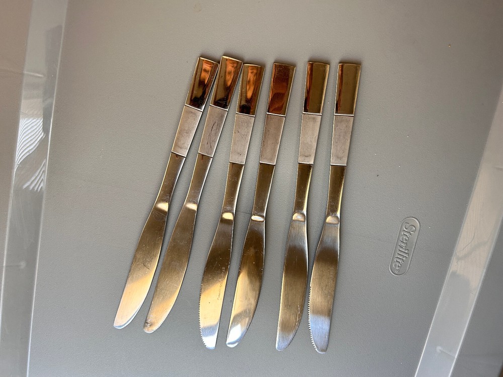 6 Replacement Flatware Dinner Knives no markings,
