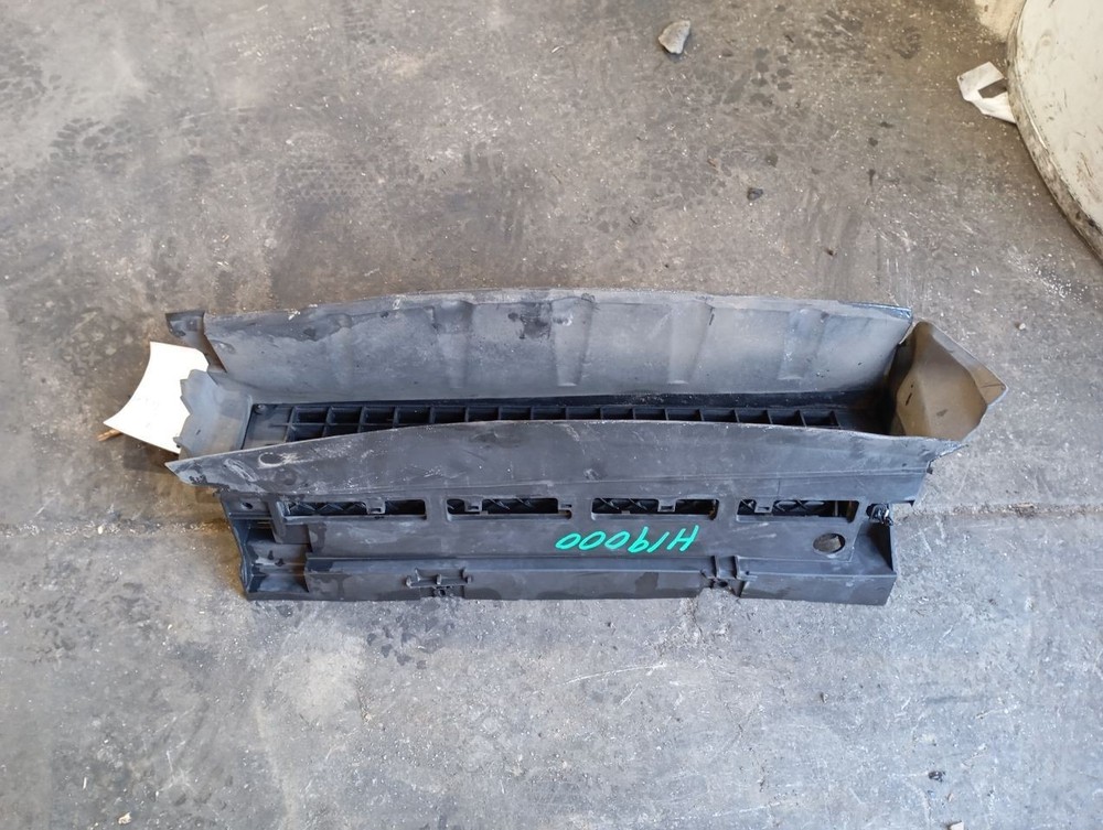 VERSA 2015 Air Shutter 4028297