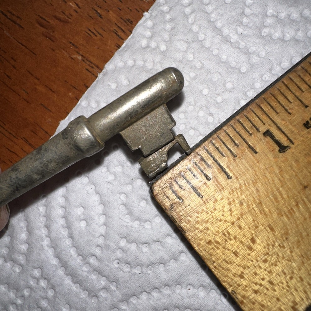 Antique Sargent Skeleton Key #8 Solid Barrel