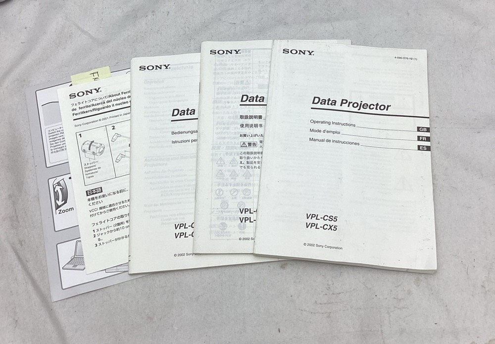 Sony Data Projector w/Remote Control, Cable, and carry case VPL-CS5 Ser. 49358