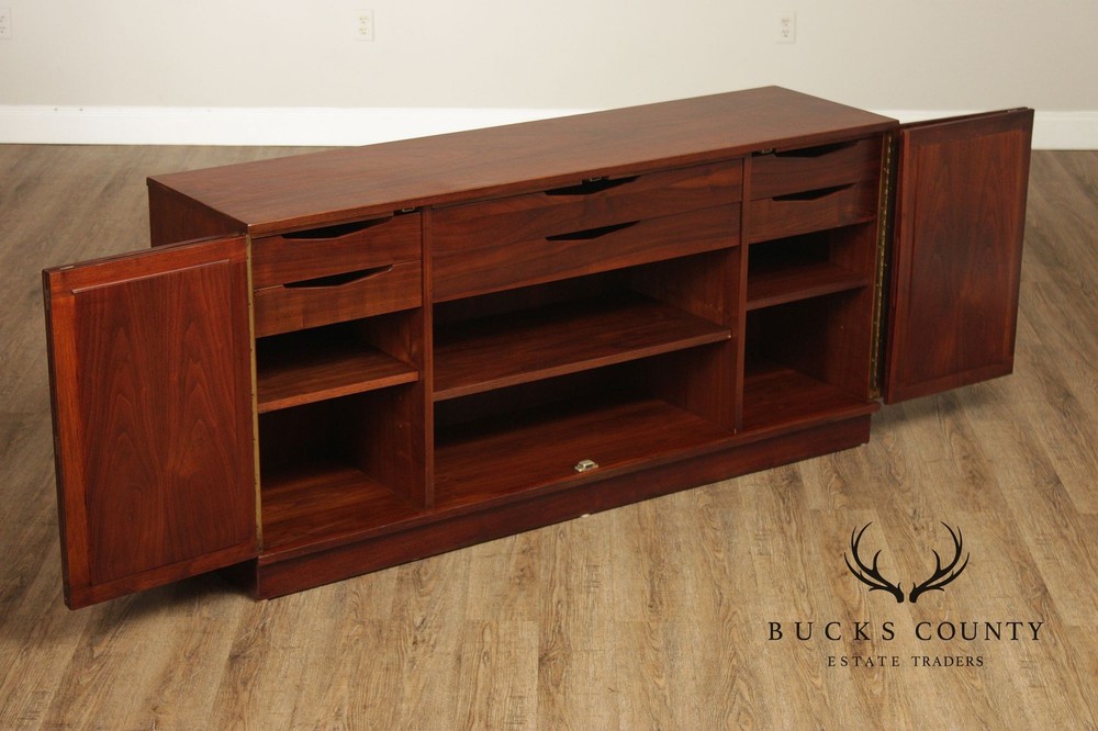 Jack Cartwright Mid-Century Modern Walnut Credenza Sideboard