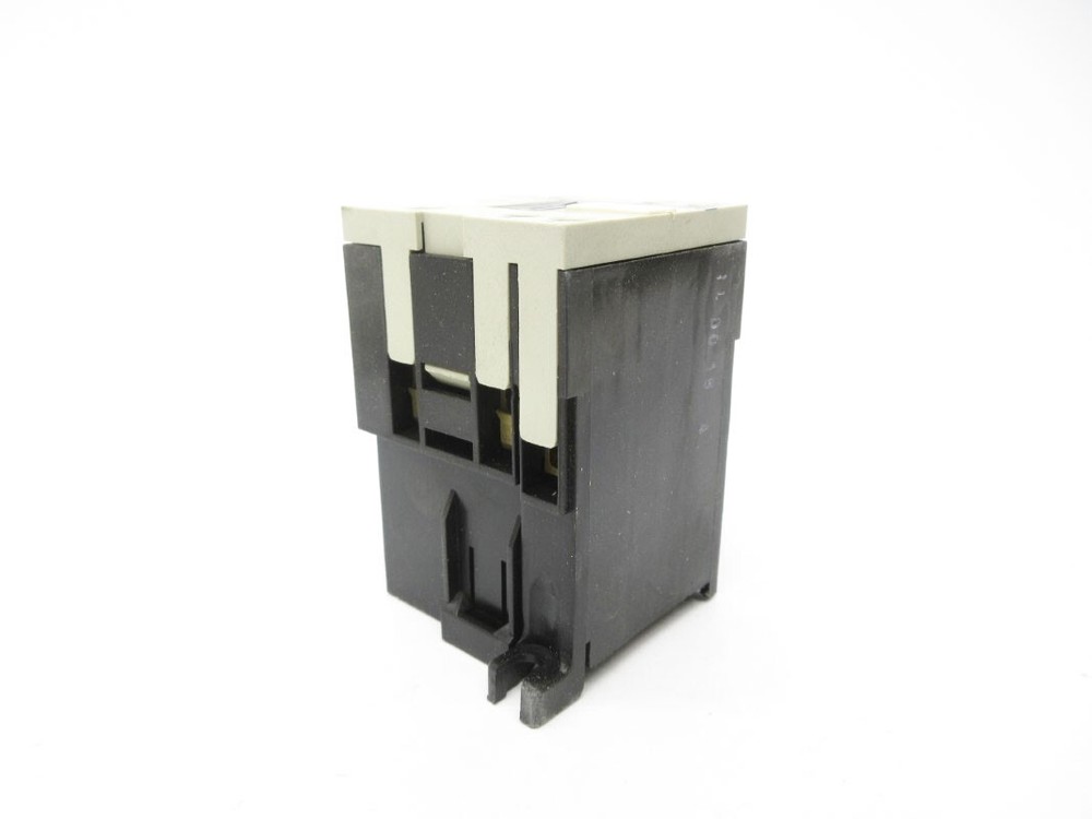 TELEMECANIQUE CA2SKE20G7 120V NSMP