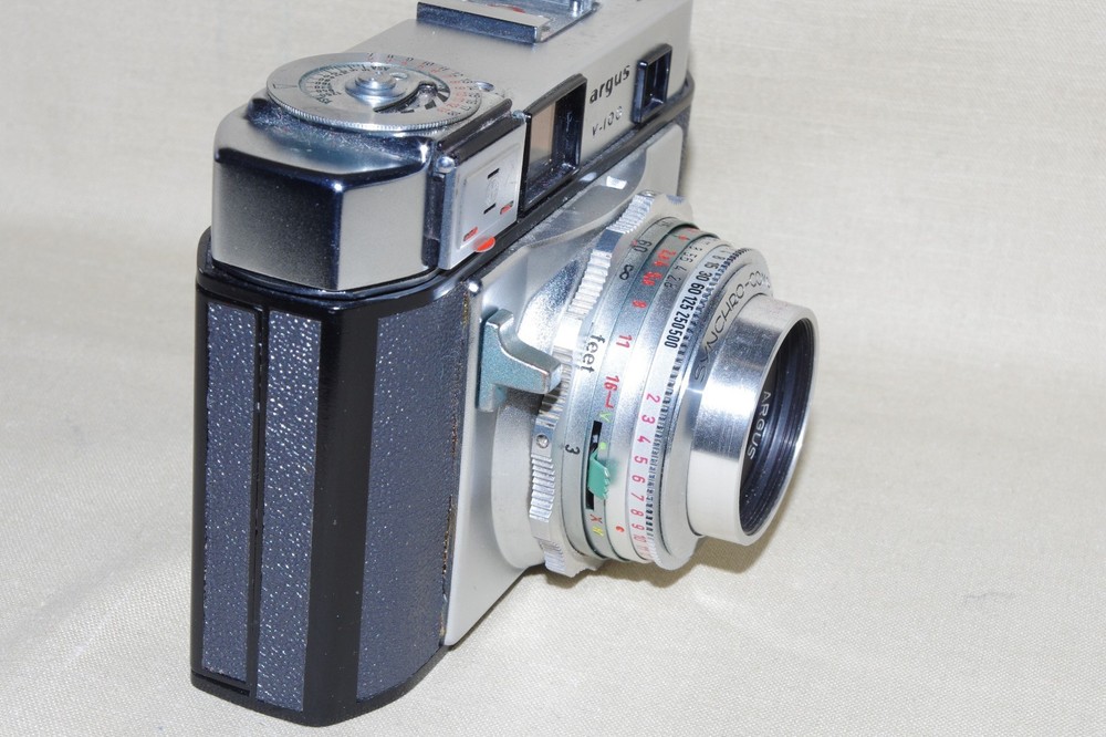 Mint Fully Functional Argus V-100 Camera, Leather Case, 30 Day Return