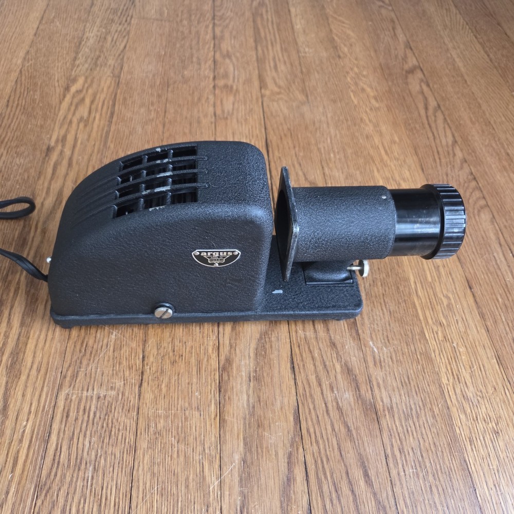 Vintage ARGUS Slide Projector with Case, works