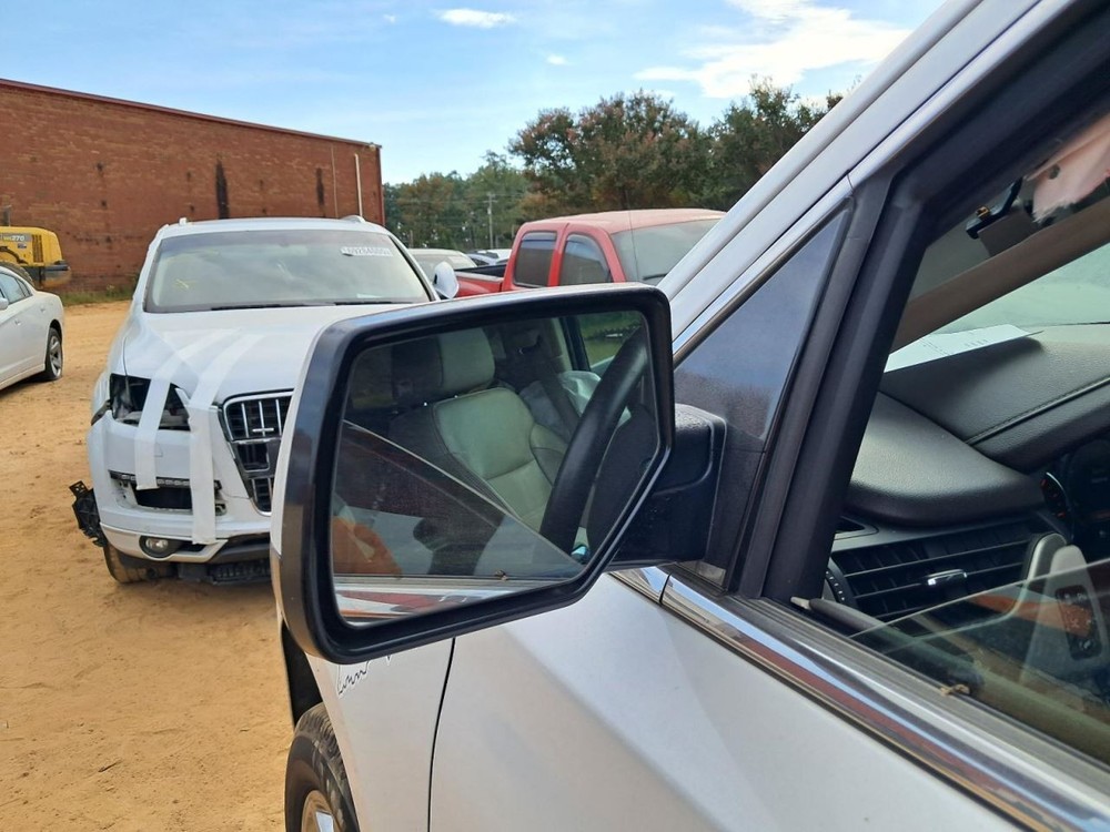Fuse Box Engine Fits 15-20 ESCALADE 4801618