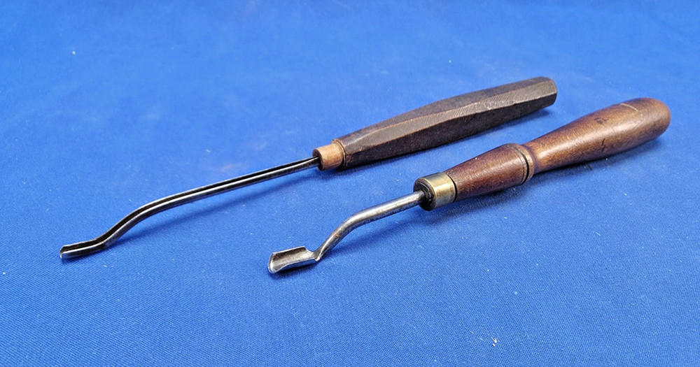 Pair of Small Front Bent Carving Tools - Gouges Chisels 1/8" & 1/4"