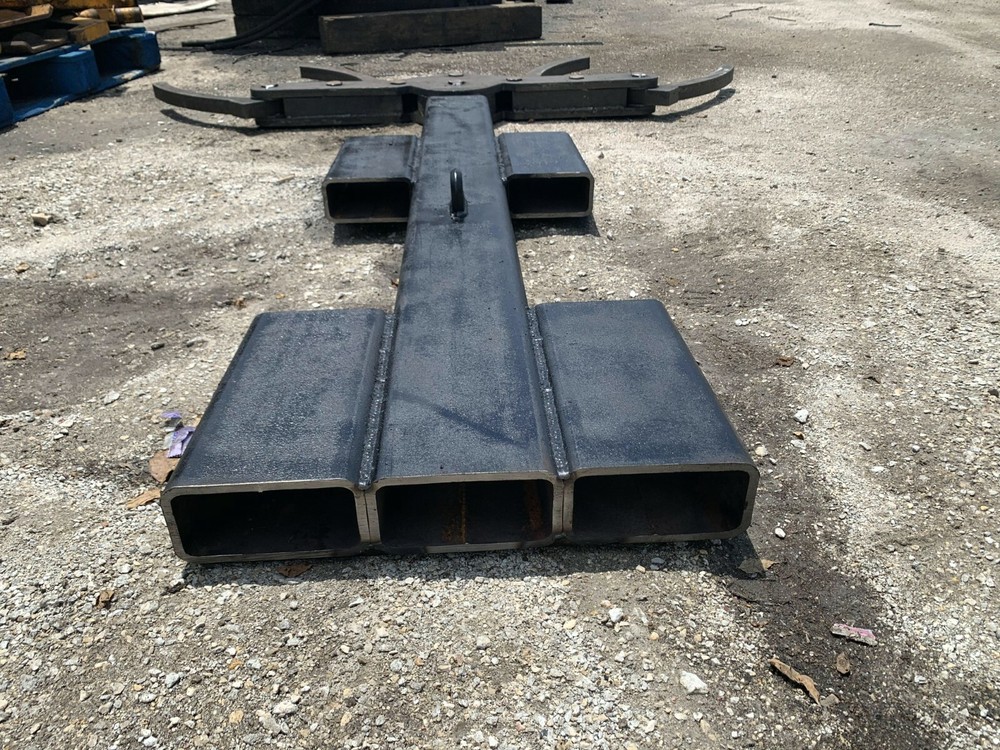 Parking Lot Scorpion Eagle Claw for your Forklift